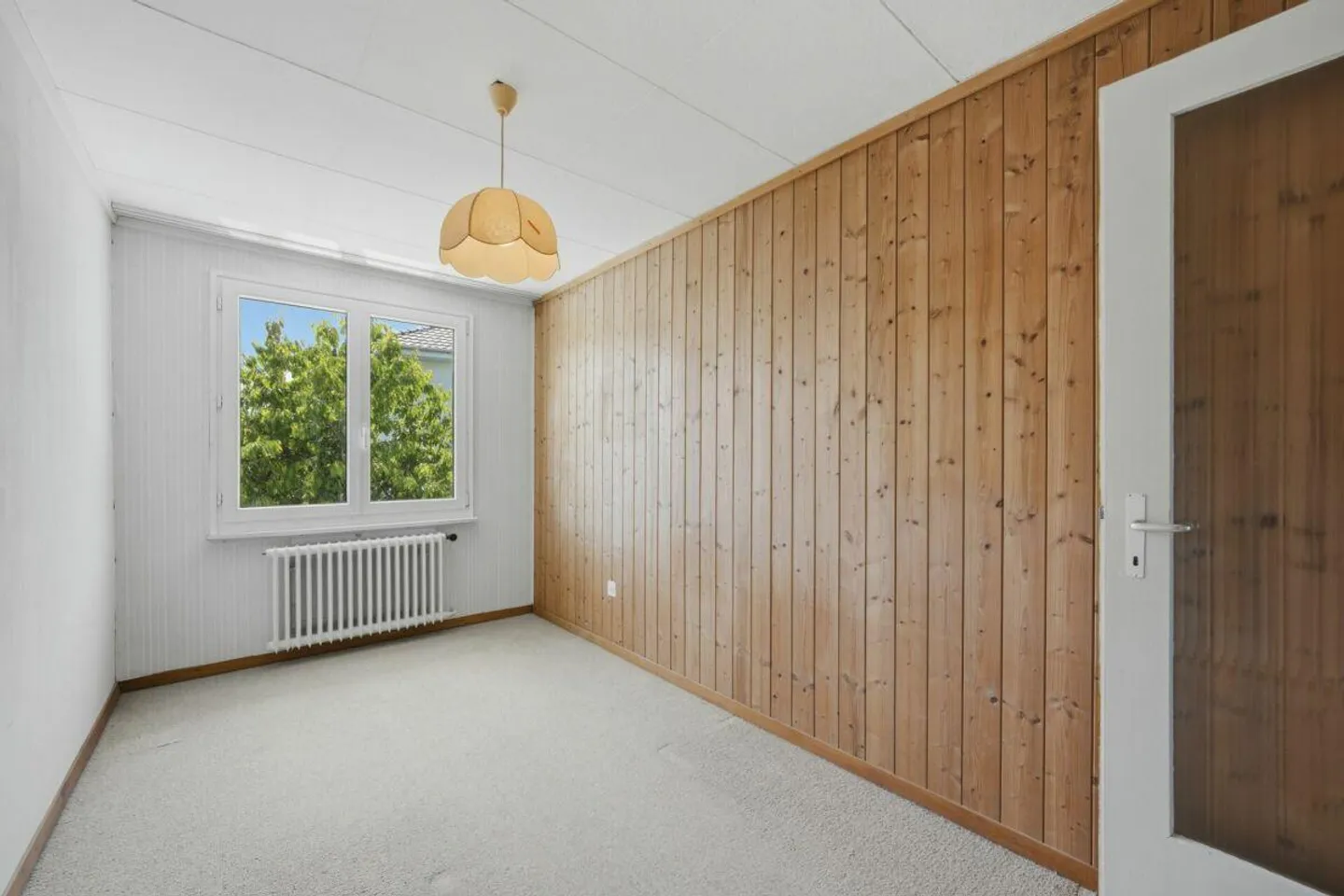 Charming Semi-Detached Family House with Conservatory and Garage - Photo 24 of 30