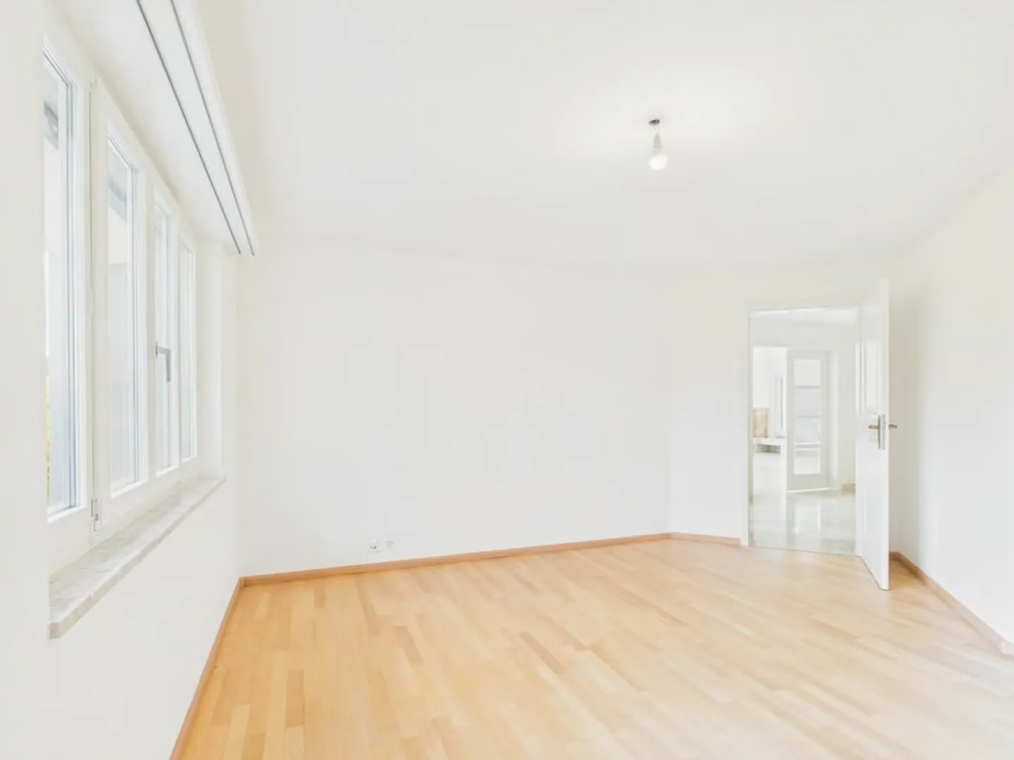 Luxuriöse Villa mit unverbaubarer Aussicht und viel Privatsphäre in Frenkendorf - Foto 6 di 30