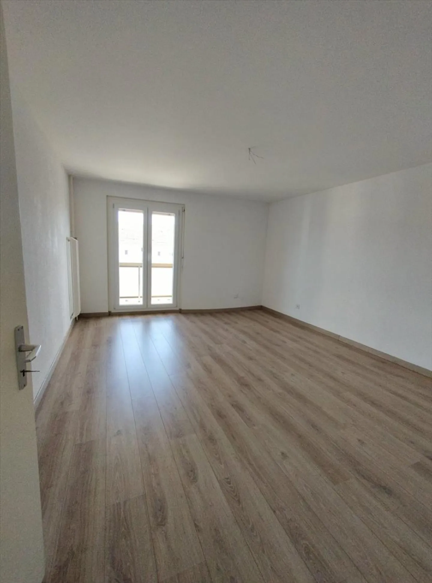 IN AFFITTO APPARTAMENTO DI 3 LOCALI CON BALCONE - Foto 3 di 6
