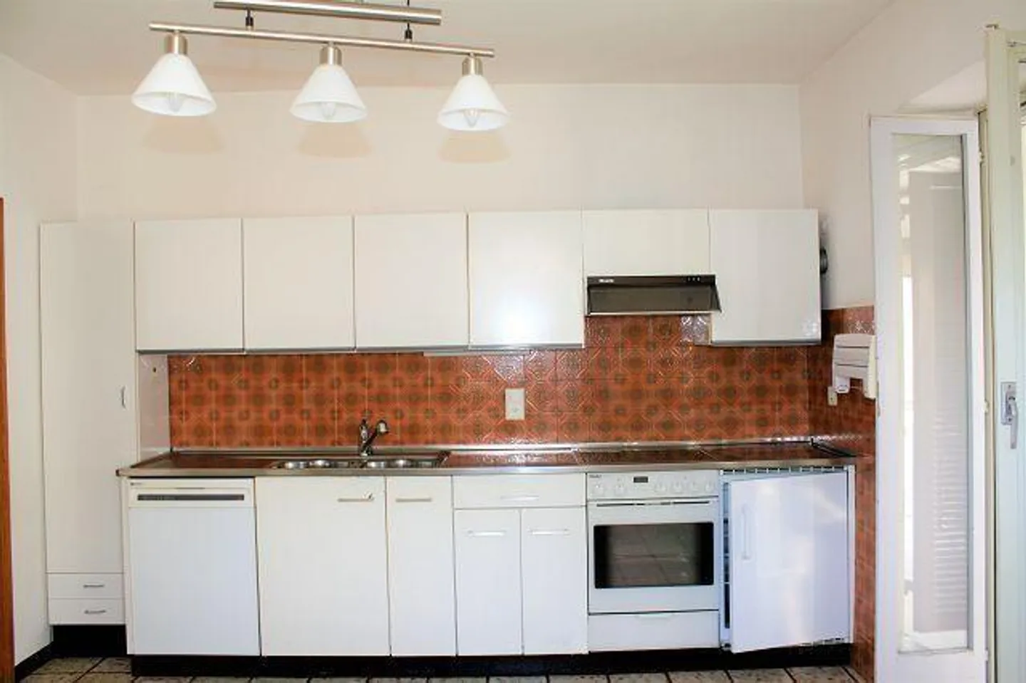 Casa plurifamiliare di 3 app.a reddito con terrazzi e garage - Foto 11 di 47