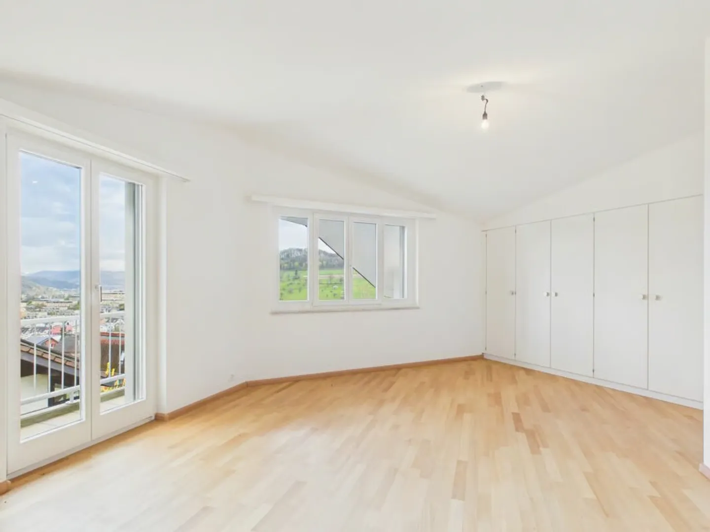 Luxuriöse Villa mit unverbaubarer Aussicht und viel Privatsphäre in Frenkendorf - Foto 15 di 30