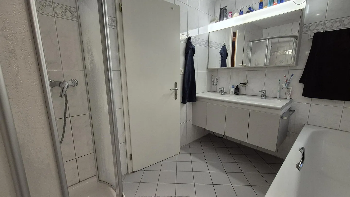 5.5 Room Apartment in 3-Family House - Photo 4 of 6