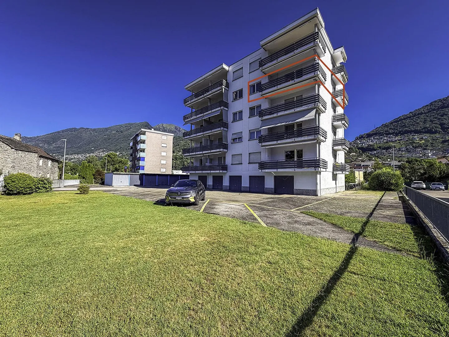 4,5 pièces avec vue dégagée à Tenero - Terrasse et vue panoramique - Photo 19 sur 23