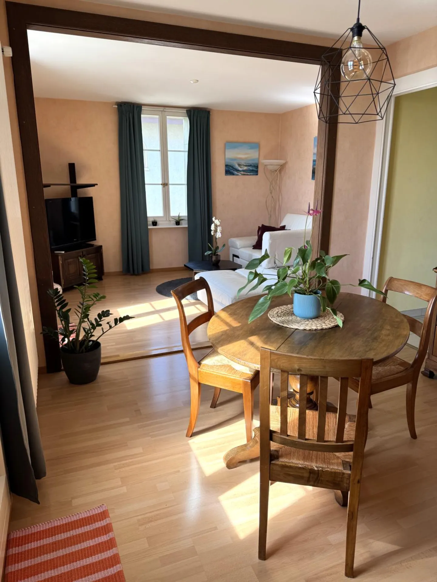 Charmantes Einfamilienhaus mit Blick auf den See und die Alpen - Foto 3 von 13