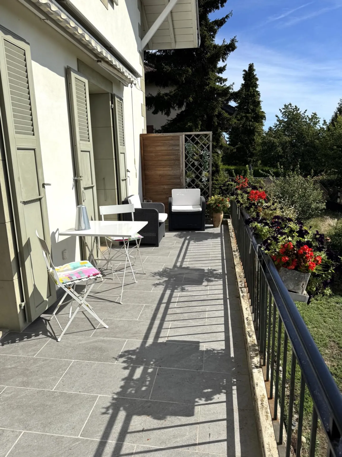 Charmantes Einfamilienhaus mit Blick auf den See und die Alpen - Foto 4 von 13