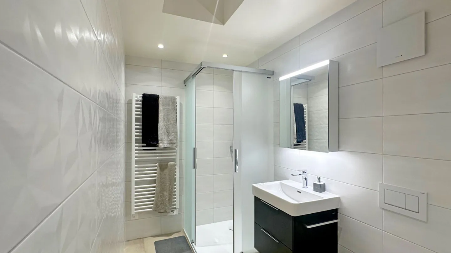 Villa di alta classe con 2 appartamenti, 5,5 stanze e 3,5 stanze. - Foto 11 di 21