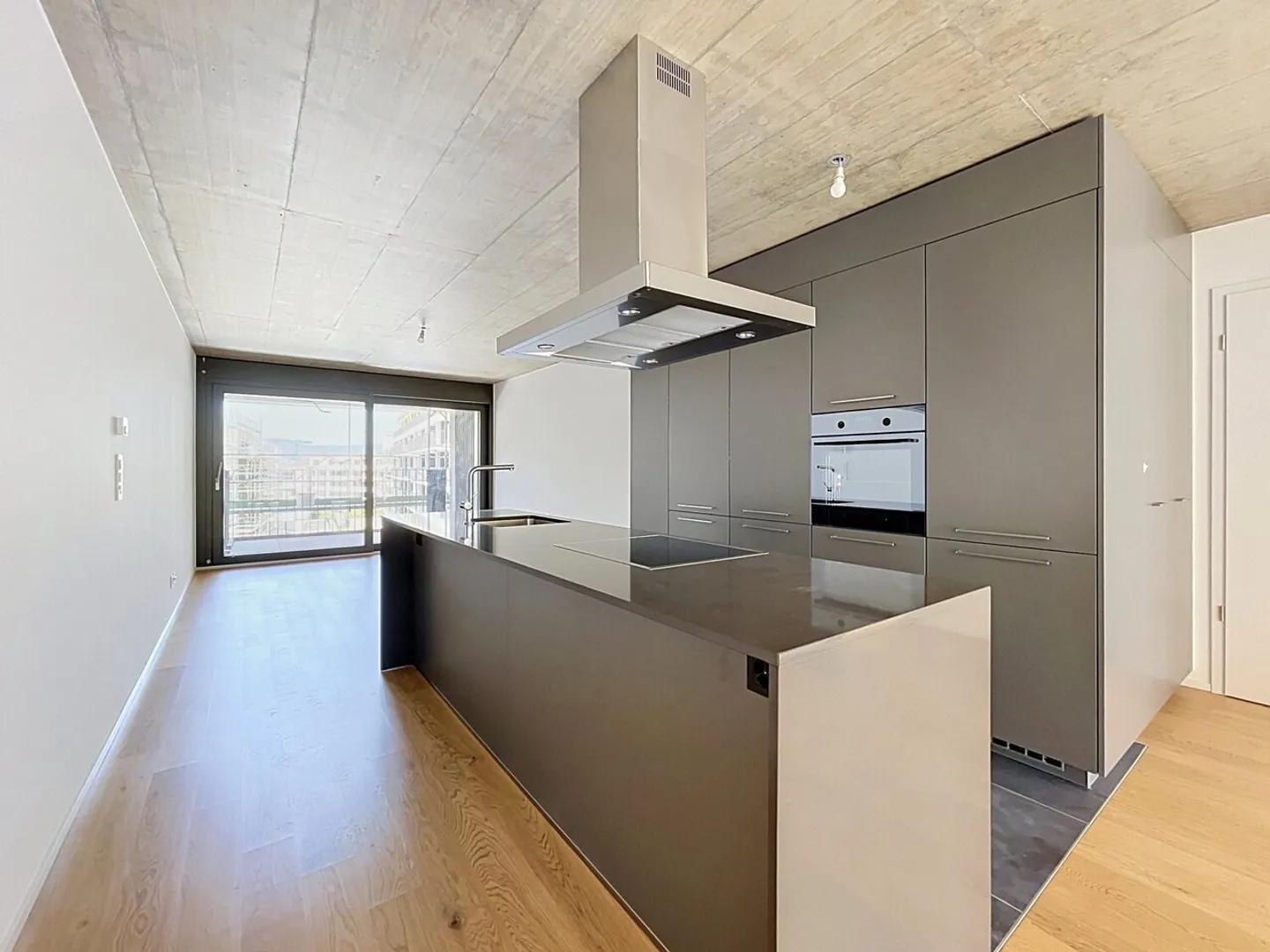 Neue 3,5-Zimmer-Wohnung mit Balkon - Foto 1 von 13