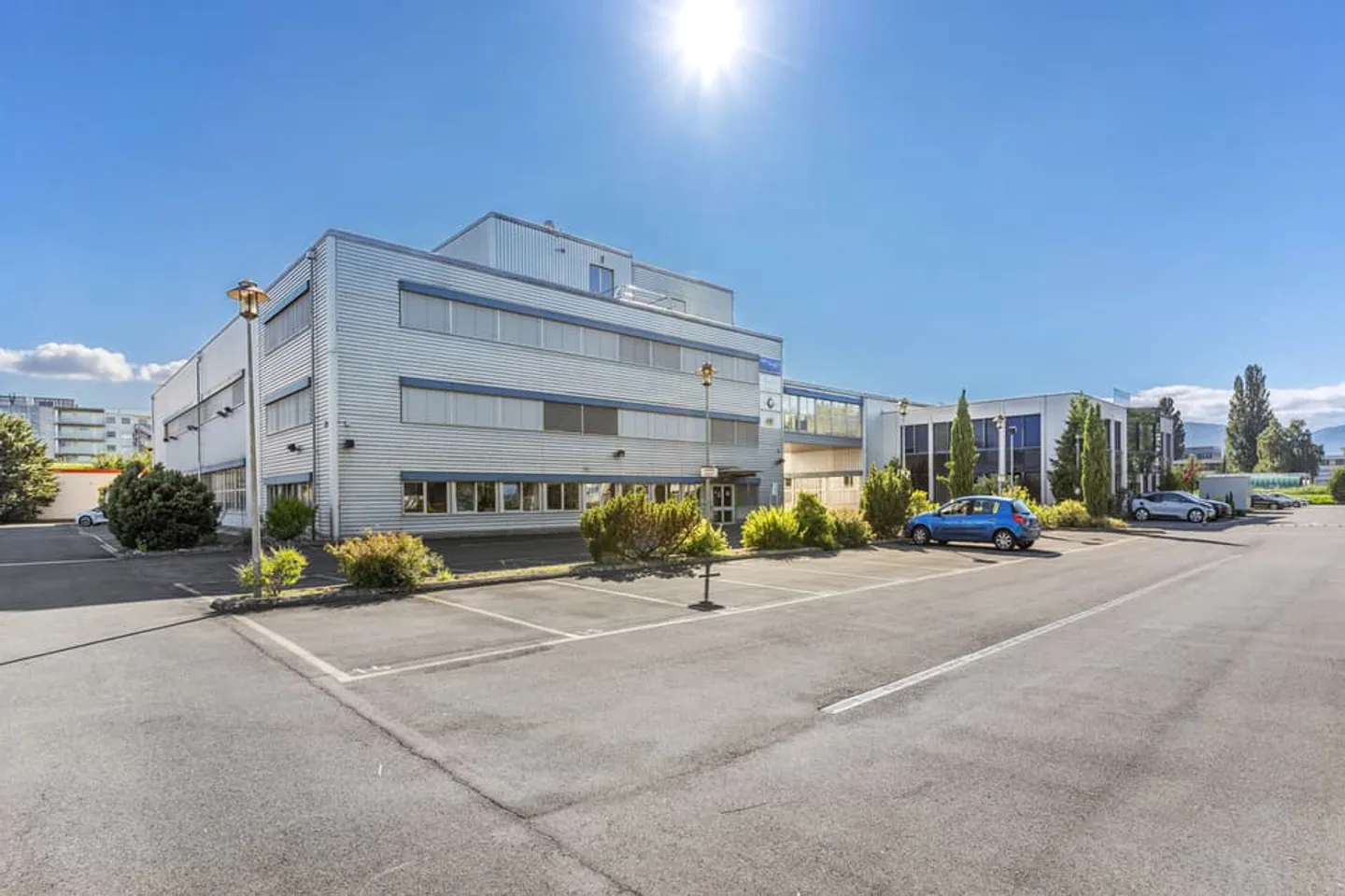 Bureau de 276m2 - Proximité autoroute/gare - Yverdon-les-Bains - Photo 1 sur 8