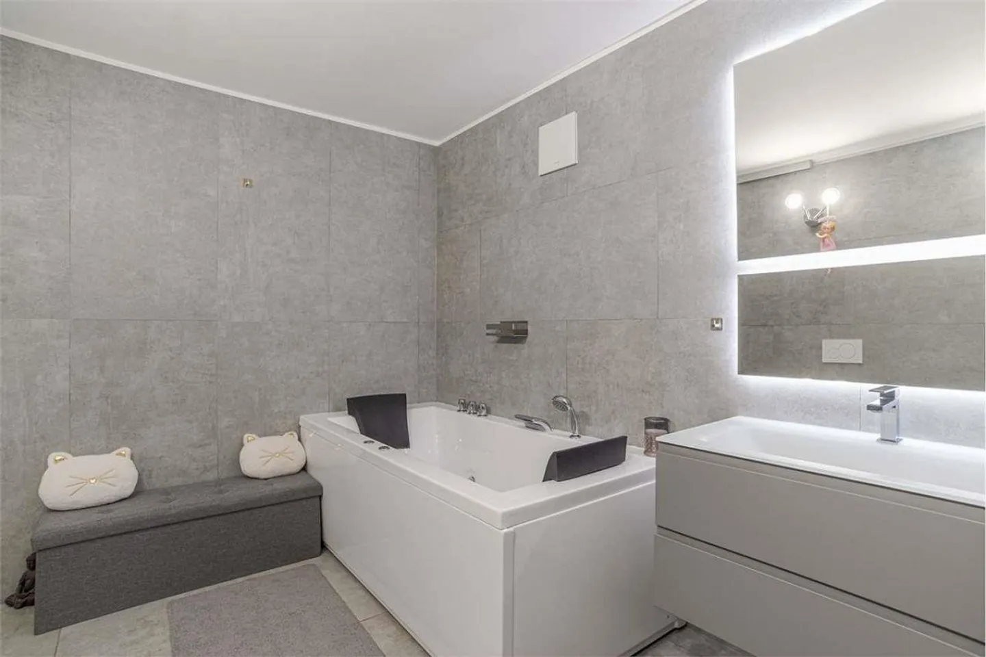 Triplex avec vue partielle sur le lac et jardin privé. - Photo 12 sur 13