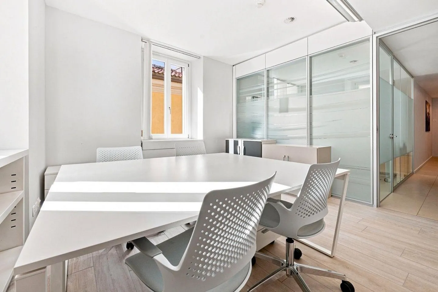 Bureau individuel dans un prestigieux bâtiment au centre de Lugano - Photo 5 sur 10