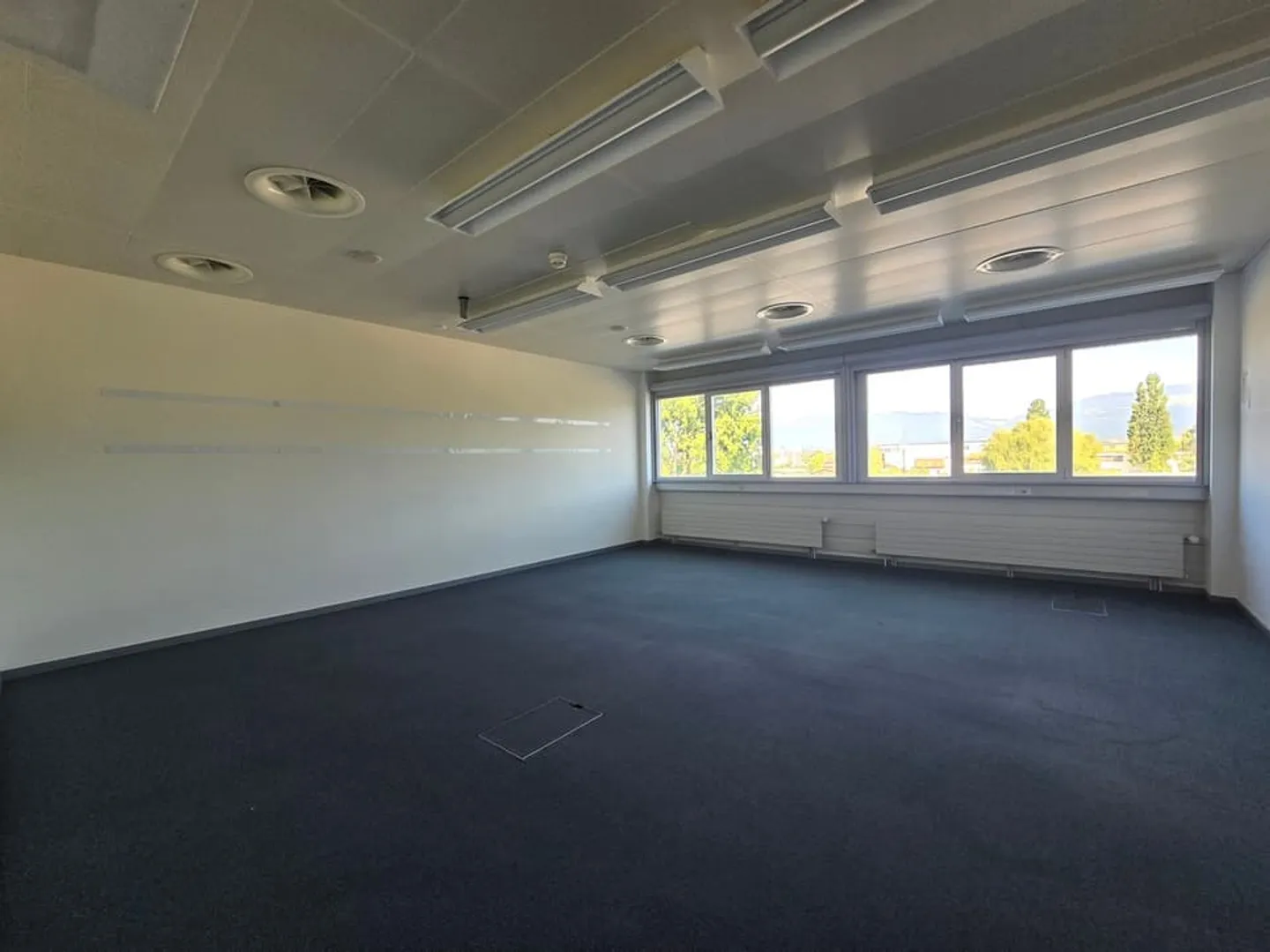 Bureau de 276m2 - Proximité autoroute/gare - Yverdon-les-Bains - Photo 4 sur 8