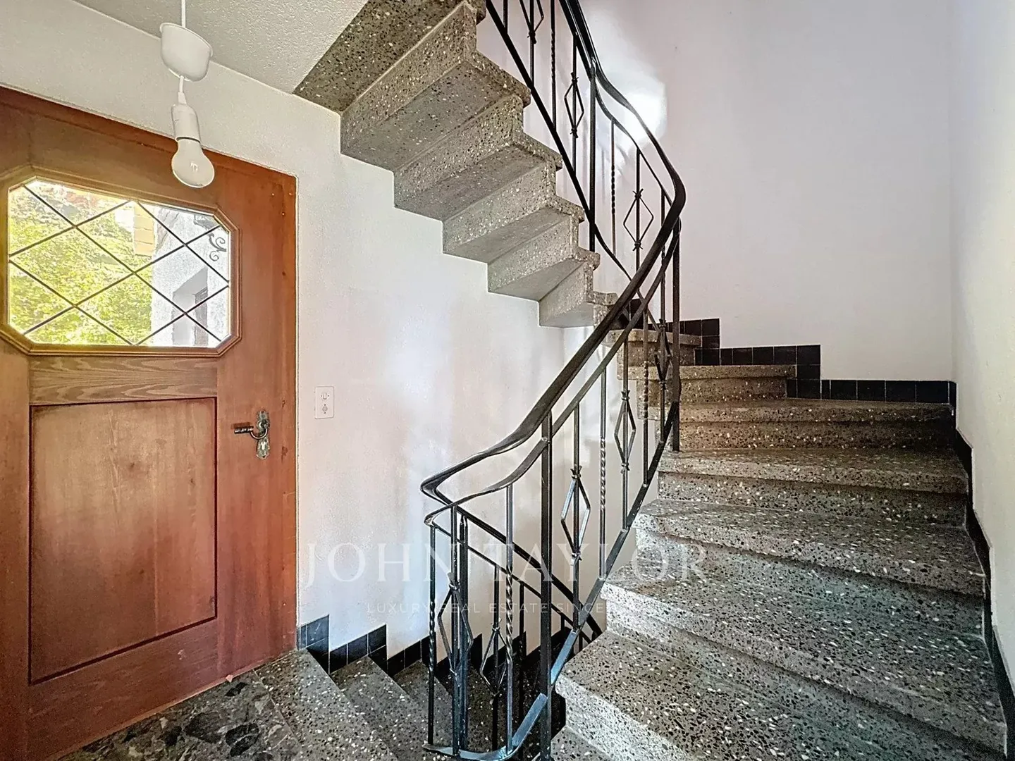 Chalet with a view and great potential ? Crans-Montana - Photo 8 of 13