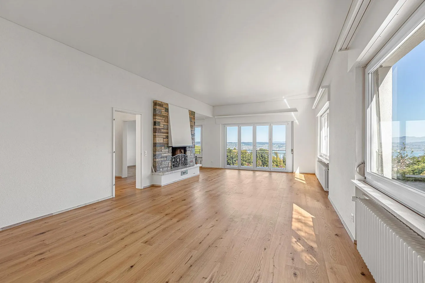 Casa di campagna con 7 camere nella zona agricola con vista lago e panoramica mozzafiato - Foto 4 di 12