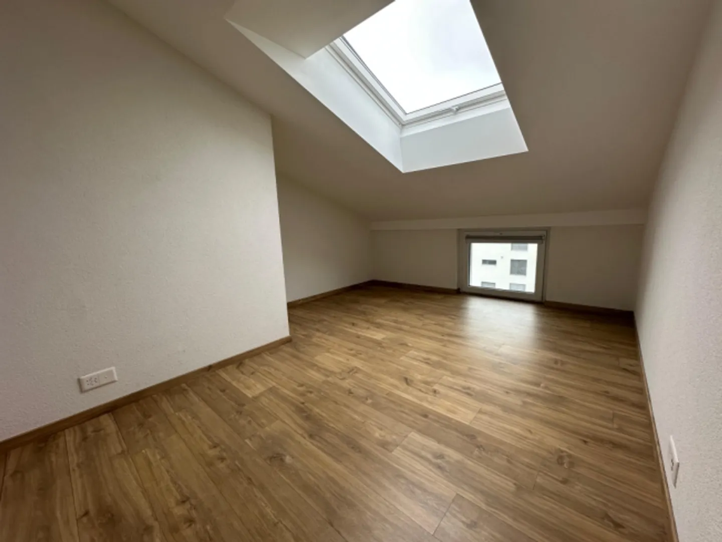 «Appartement de 3.5 pièces + bureau au dernier étage d'un immeuble récent» - Photo 10 sur 13