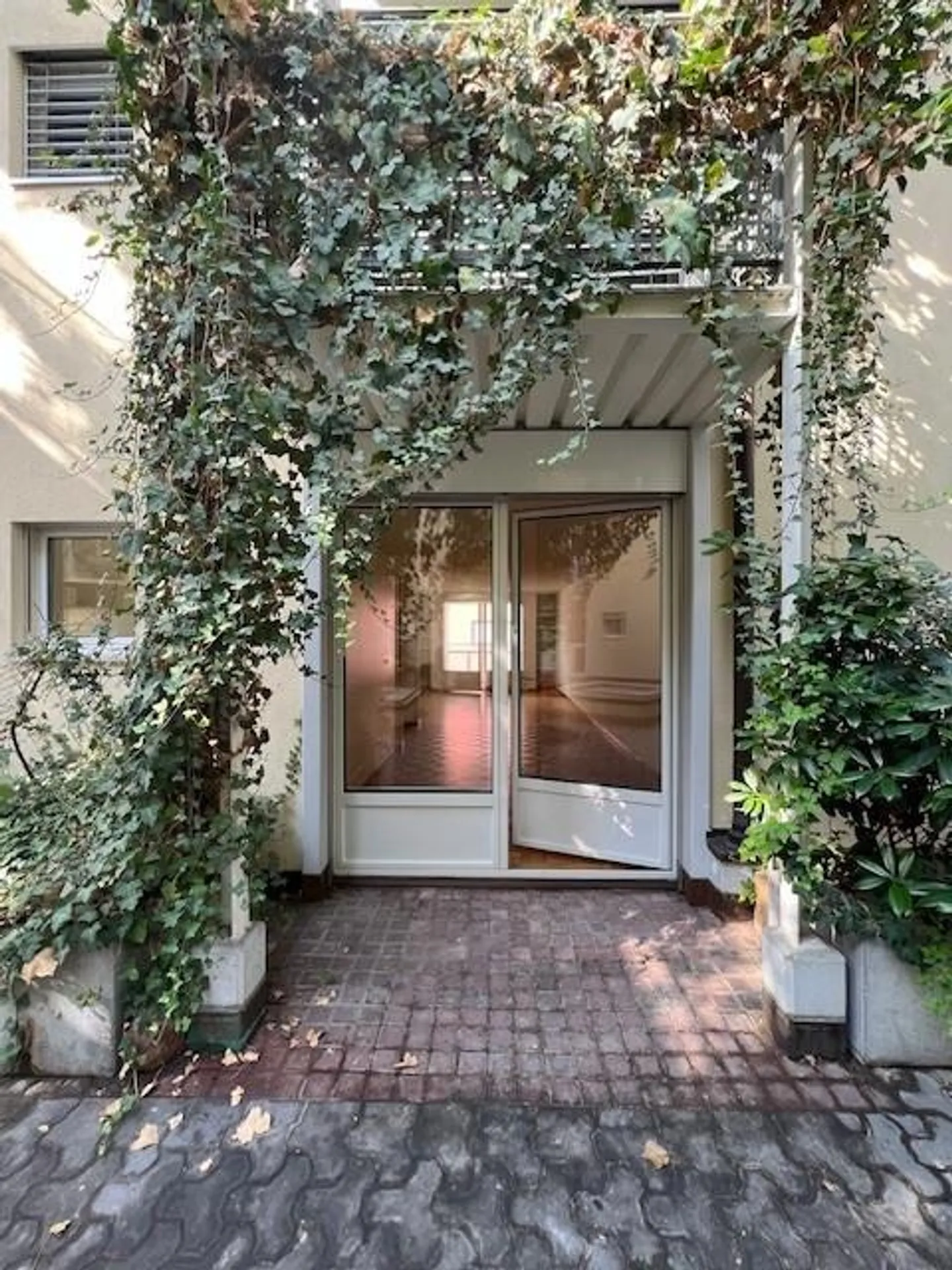 Grosszügige Stadtwohnung an bester Lage! - Foto 2 von 10