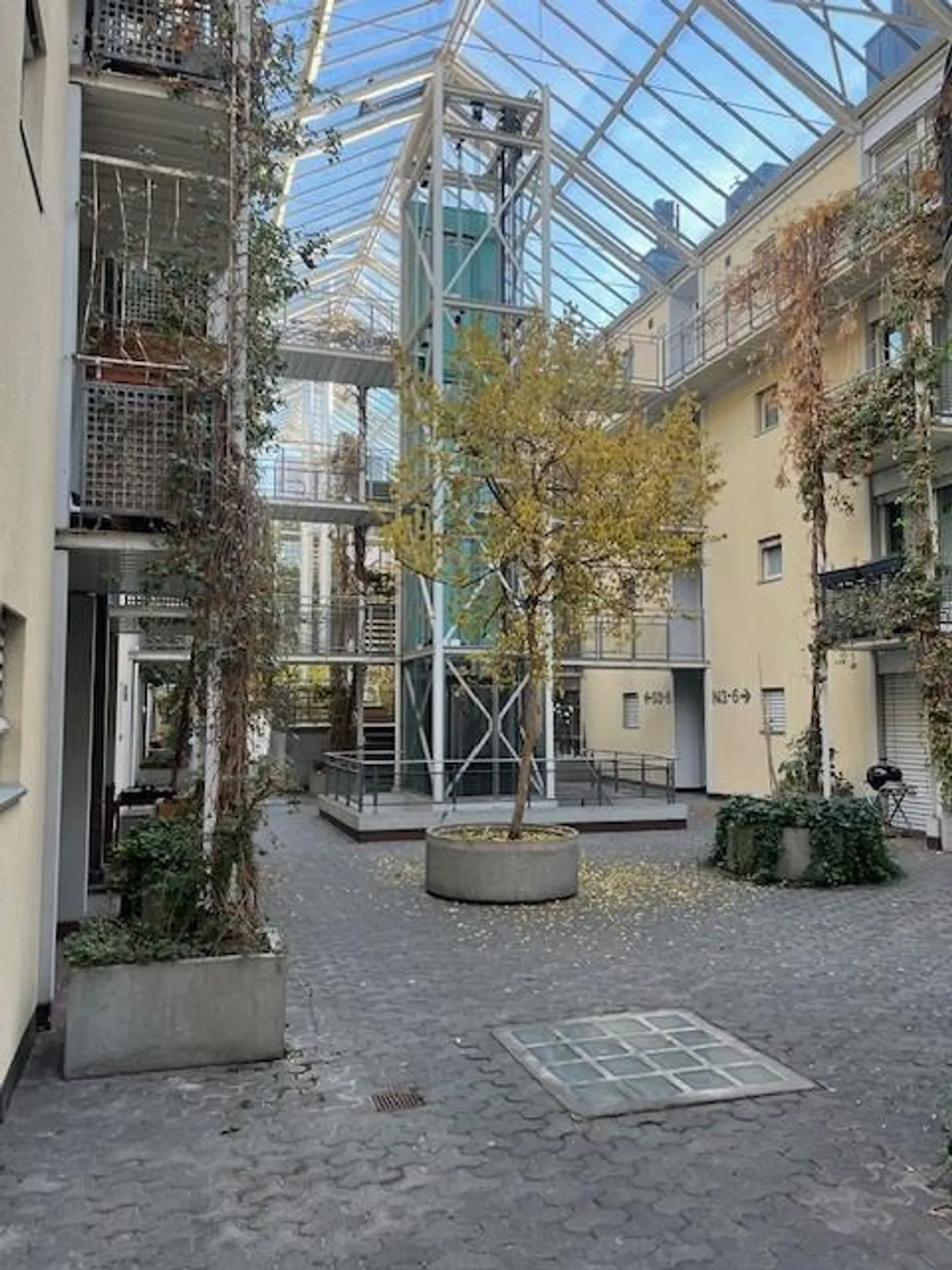 Grosszügige Stadtwohnung an bester Lage! - Foto 1 von 10