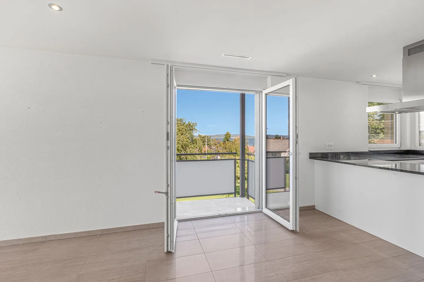 Exklusives Apartment mit Seeblick - Foto 2 von 11