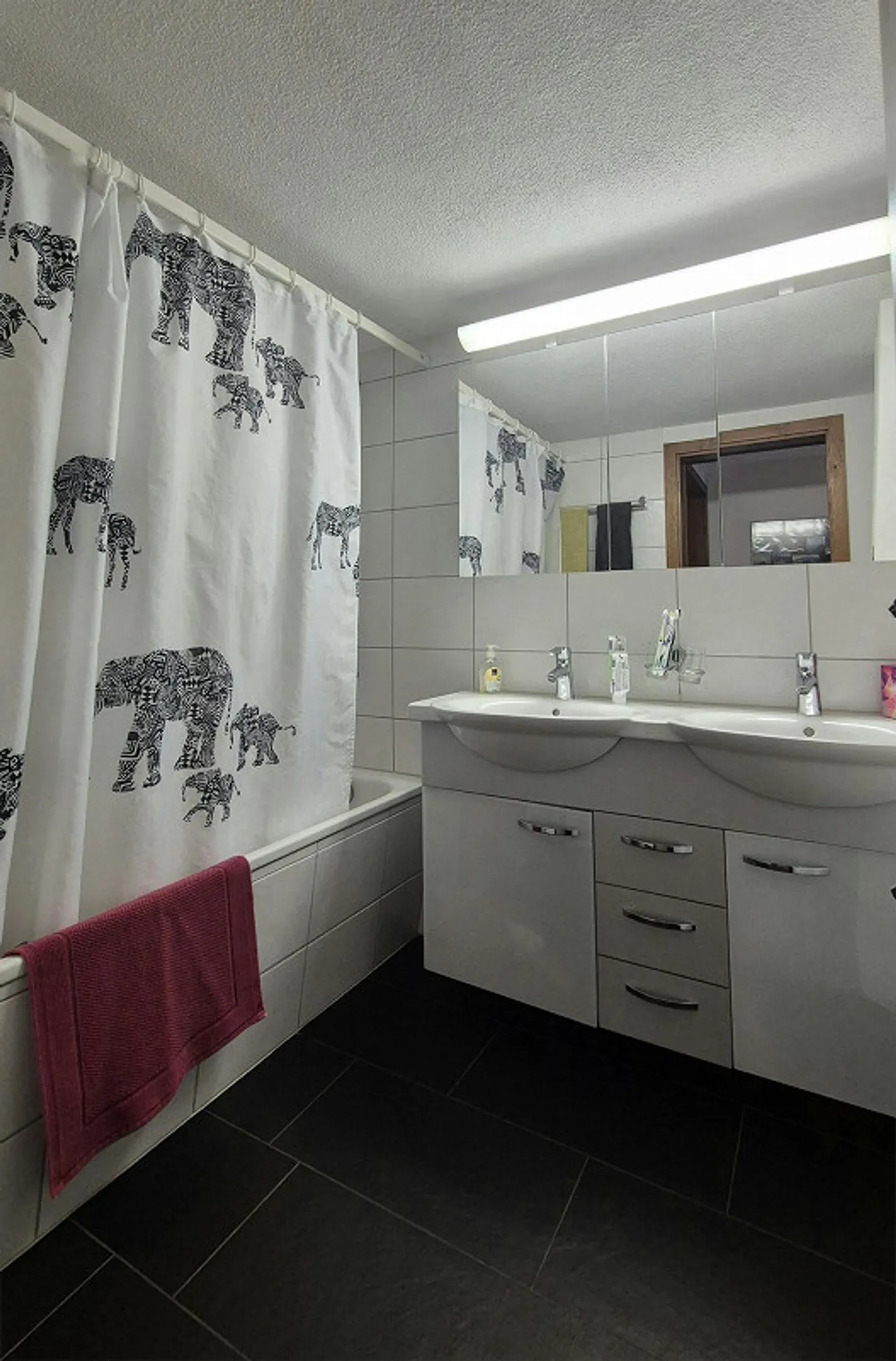 Charmantes 6.5-Zimmer-Eckhaus - Foto 9 von 13