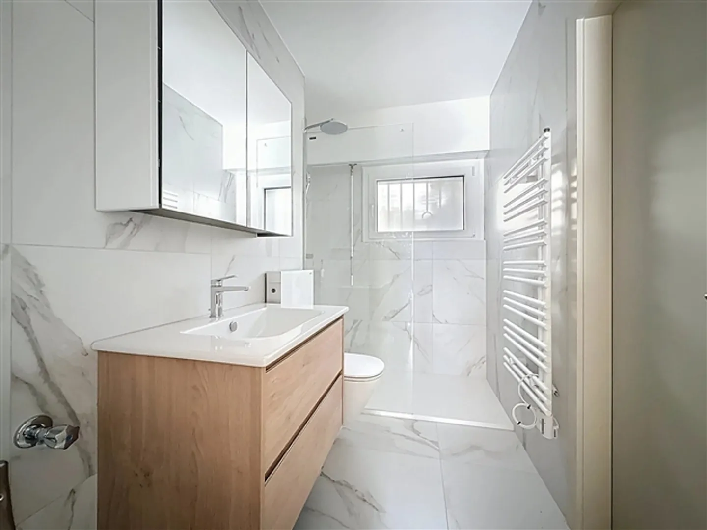 In affitto - Magnifico appartamento ristrutturato di 4,5 locali a Gravelone (Sion) - Foto 15 di 18