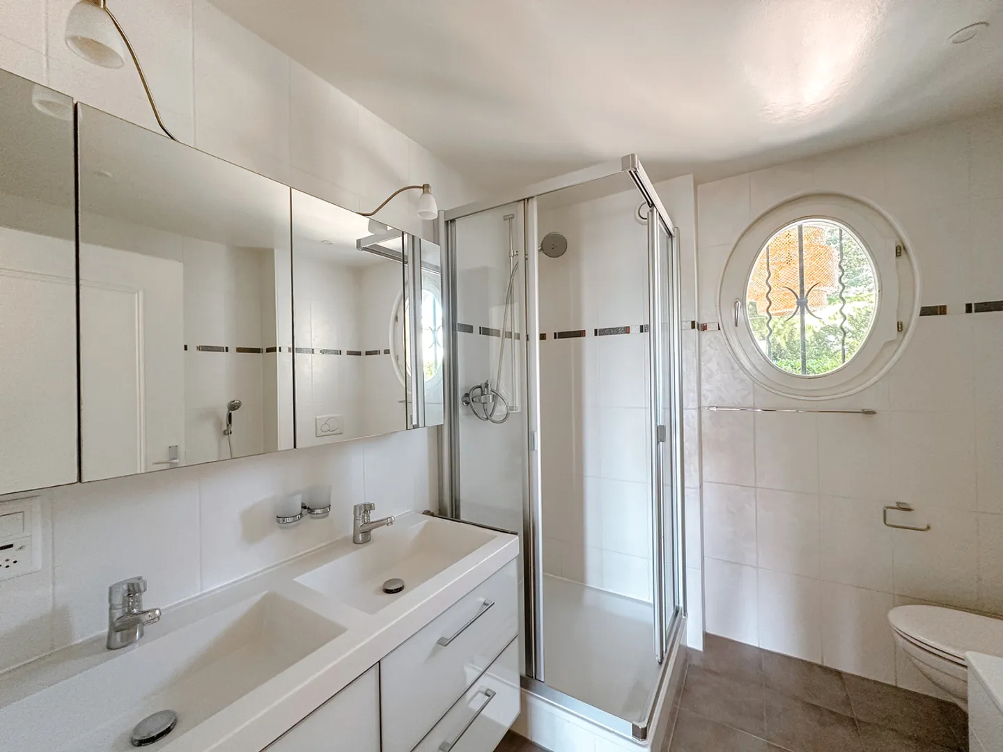 High-end family property with Mont-Blanc view - Photo 16 of 23