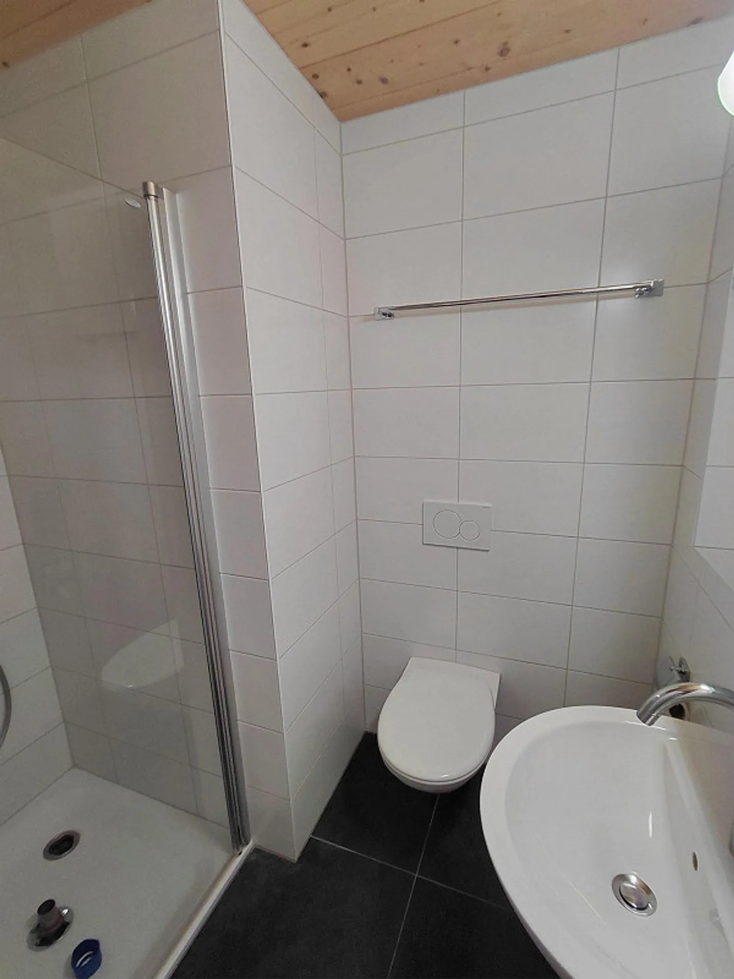 Charming attic apartment with beautiful views - Photo 11 of 12