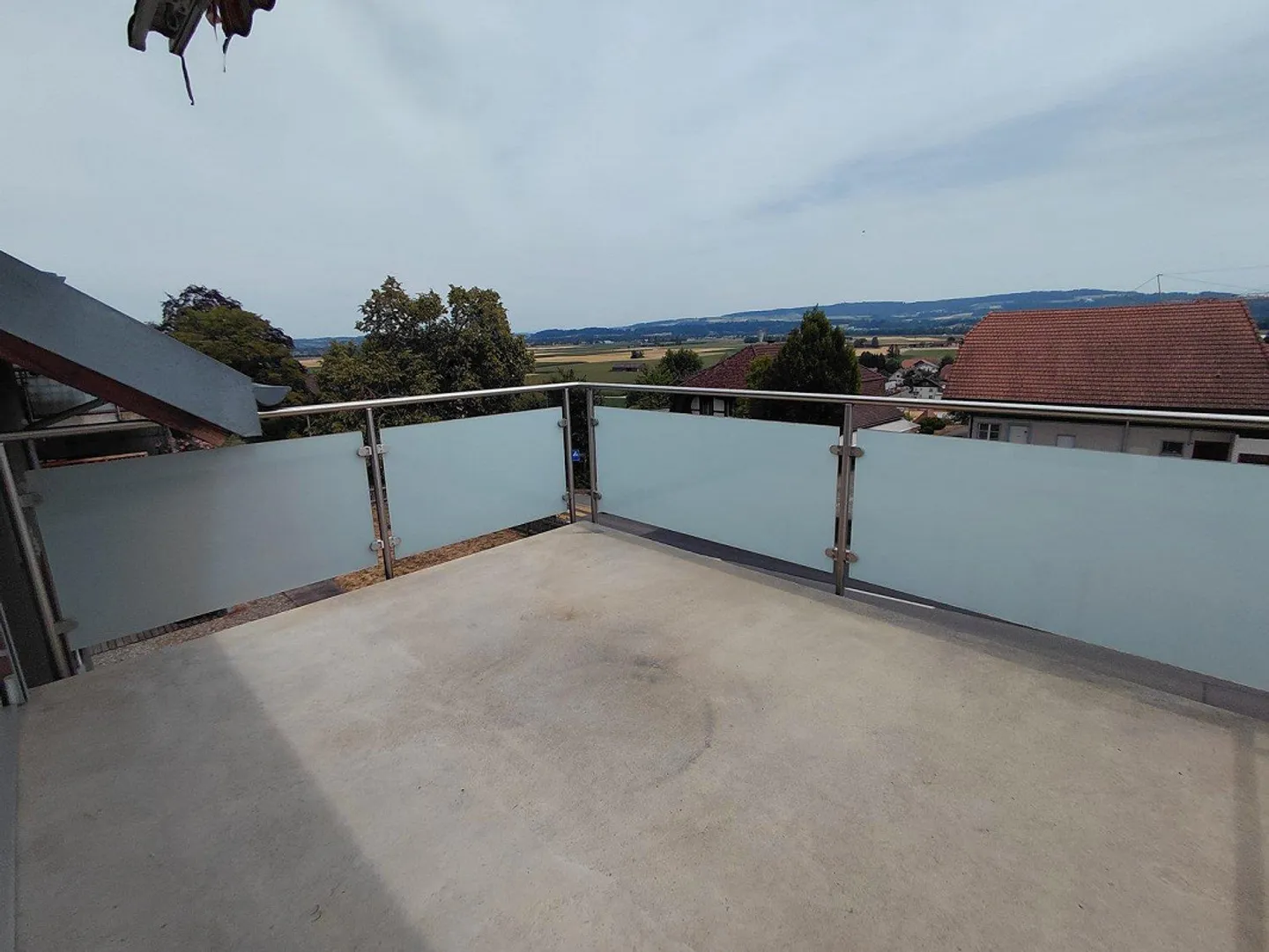 Charming attic apartment with beautiful views - Photo 5 of 12