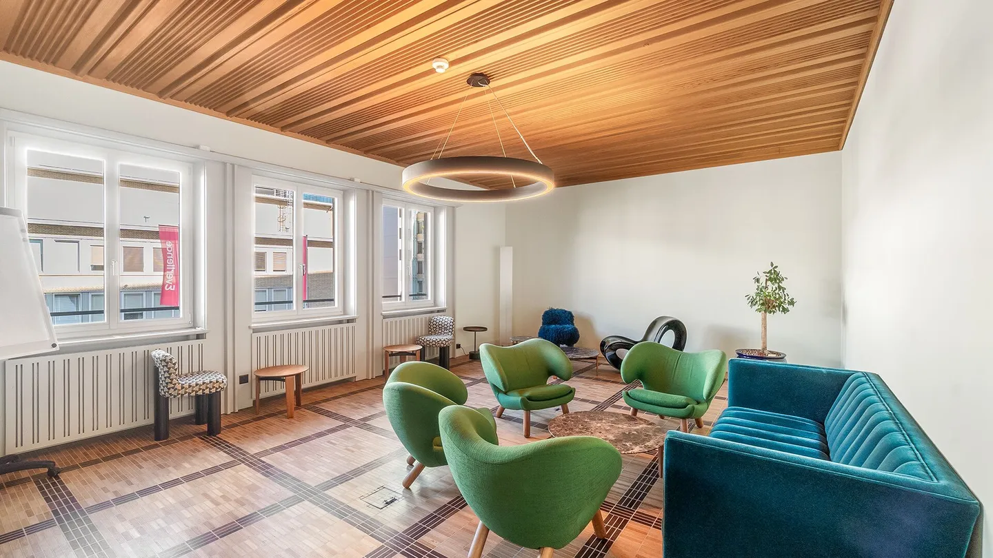 Modernes Büro im geschichtsträchtigen Gebäude - Foto 2 von 9