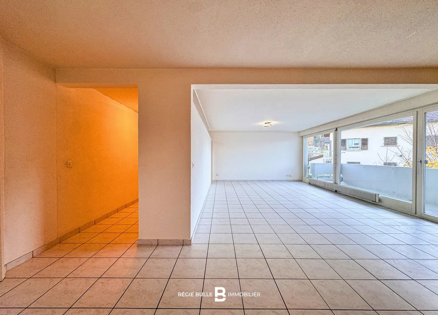 Prächtige 4.5-Zimmer-Wohnung in Renovierung - Foto 3 von 11