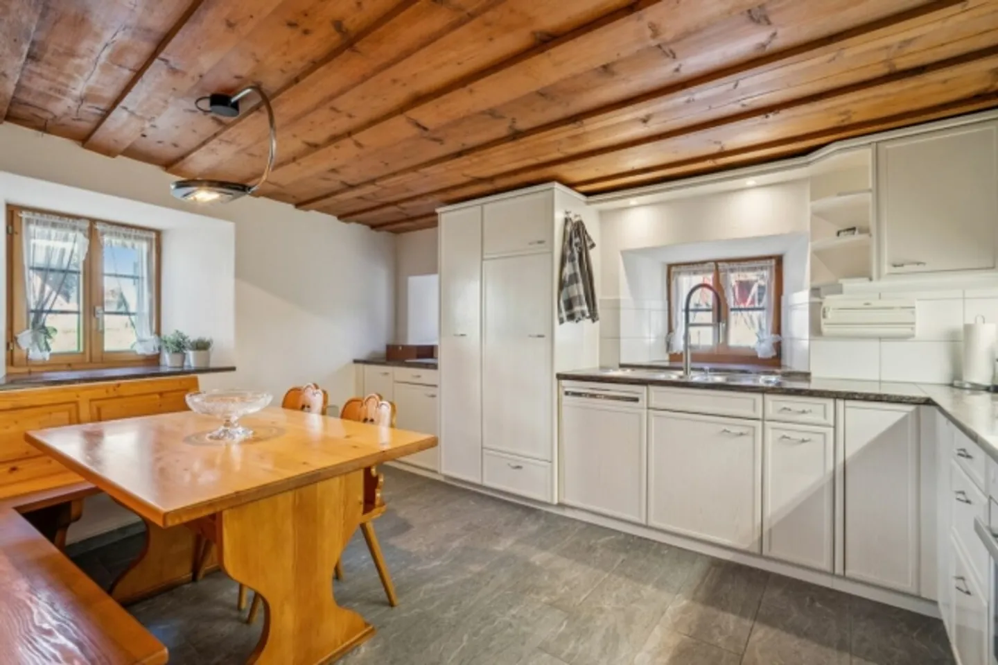 Traditional and charmingly modernized 6.5-room holiday home in the village center - Photo 7 of 20