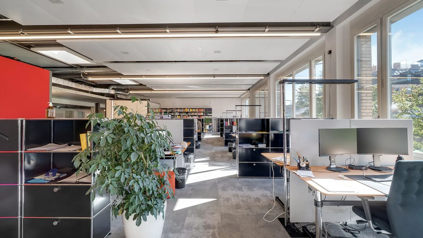 Modernes Büro im geschichtsträchtigen Gebäude - Foto 8 von 9