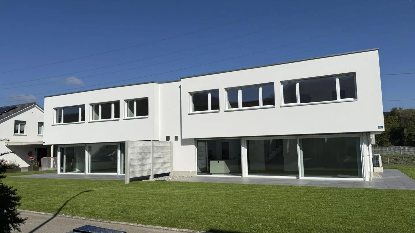 Maison Jumelée Moderne - Photo 1 sur 13