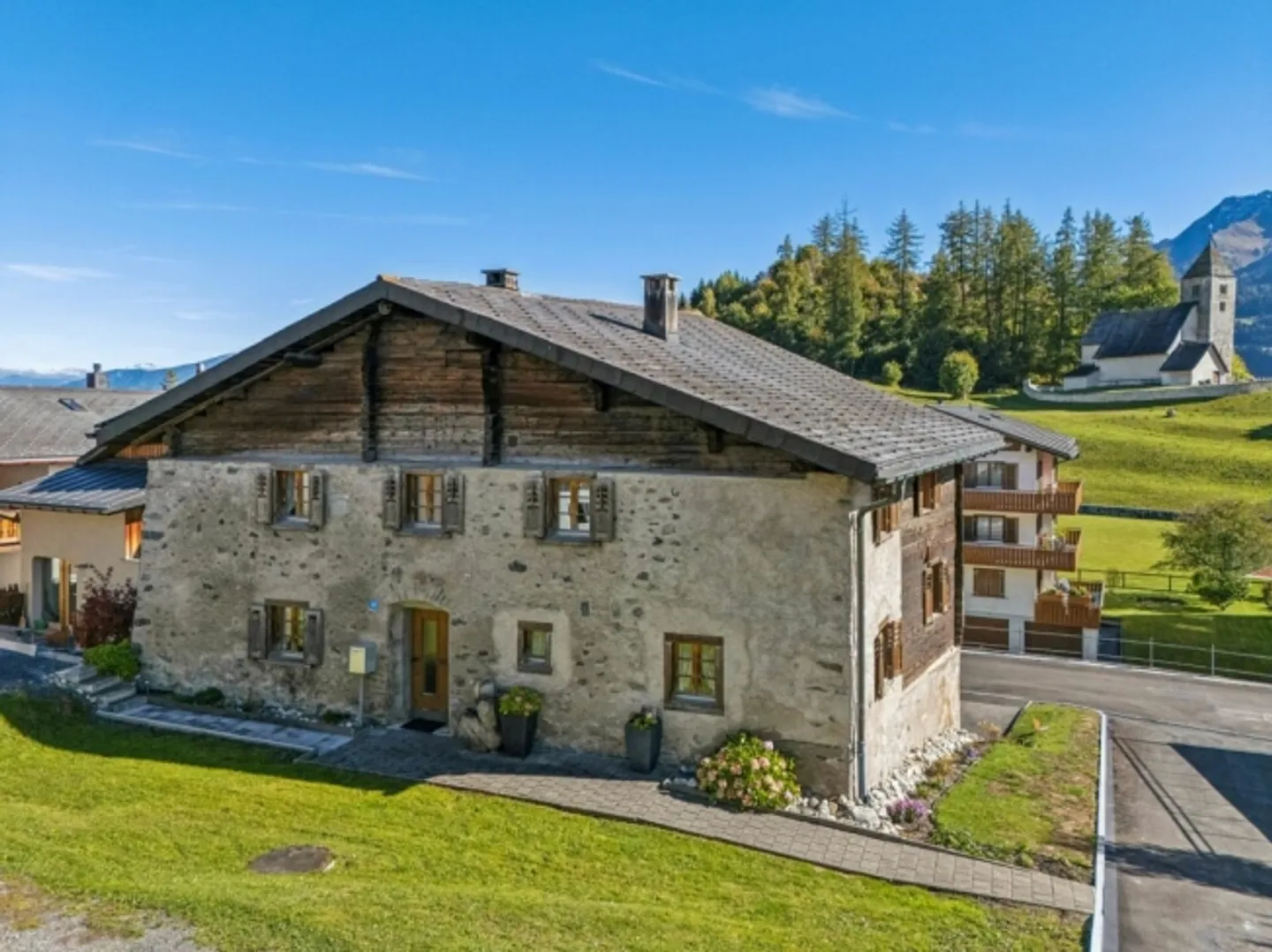 Traditional and charmingly modernized 6.5-room holiday home in the village center - Photo 18 of 20