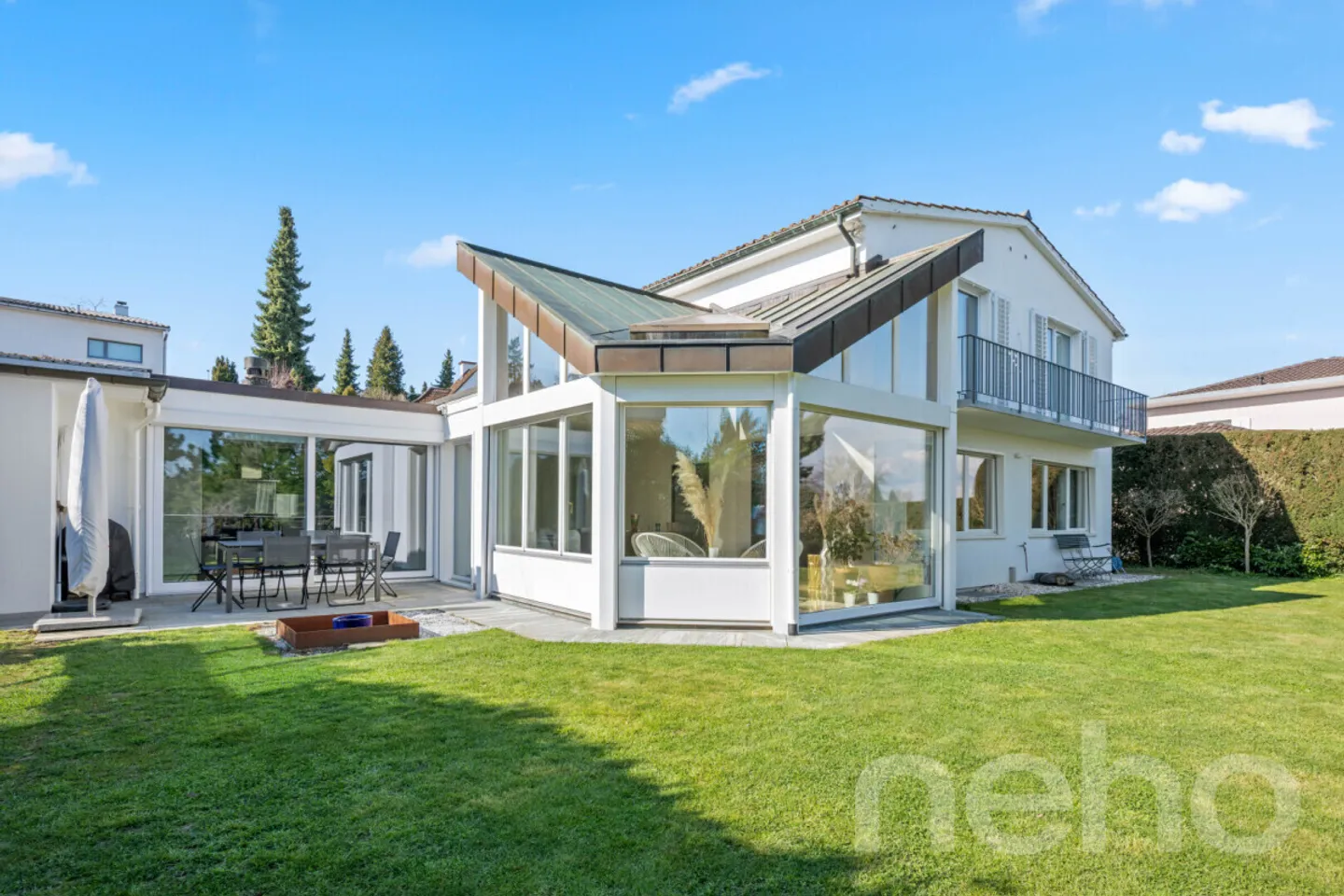 Villa exclusive avec galerie, piscine intérieure et idylle de jardin - Photo 3 sur 12