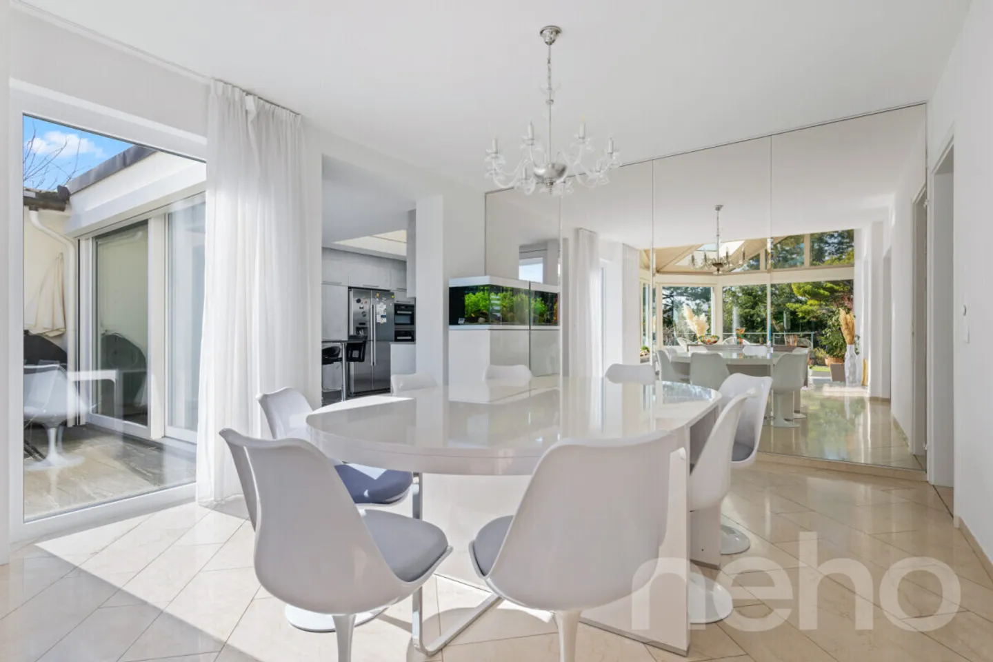 Villa exclusive avec galerie, piscine intérieure et idylle de jardin - Photo 9 sur 12