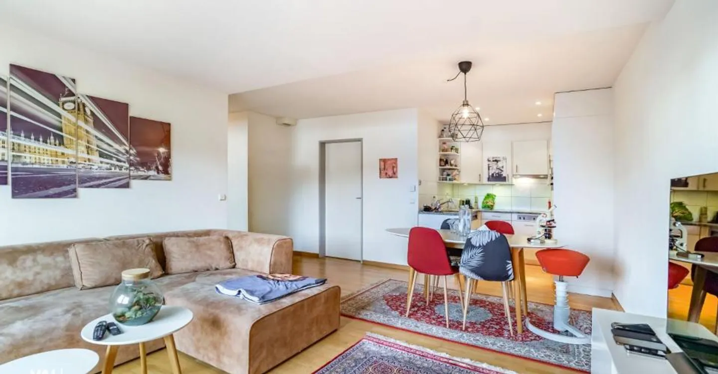 Maison jumelée avec valeur ajoutée : vivre, vivre et louer sous un même toit - Photo 9 sur 12