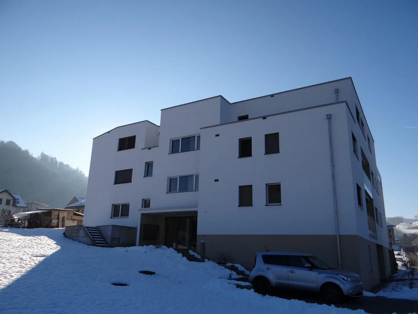 Appartement moderne 3 1/2 pièces avec coin salon - Photo 2 sur 12