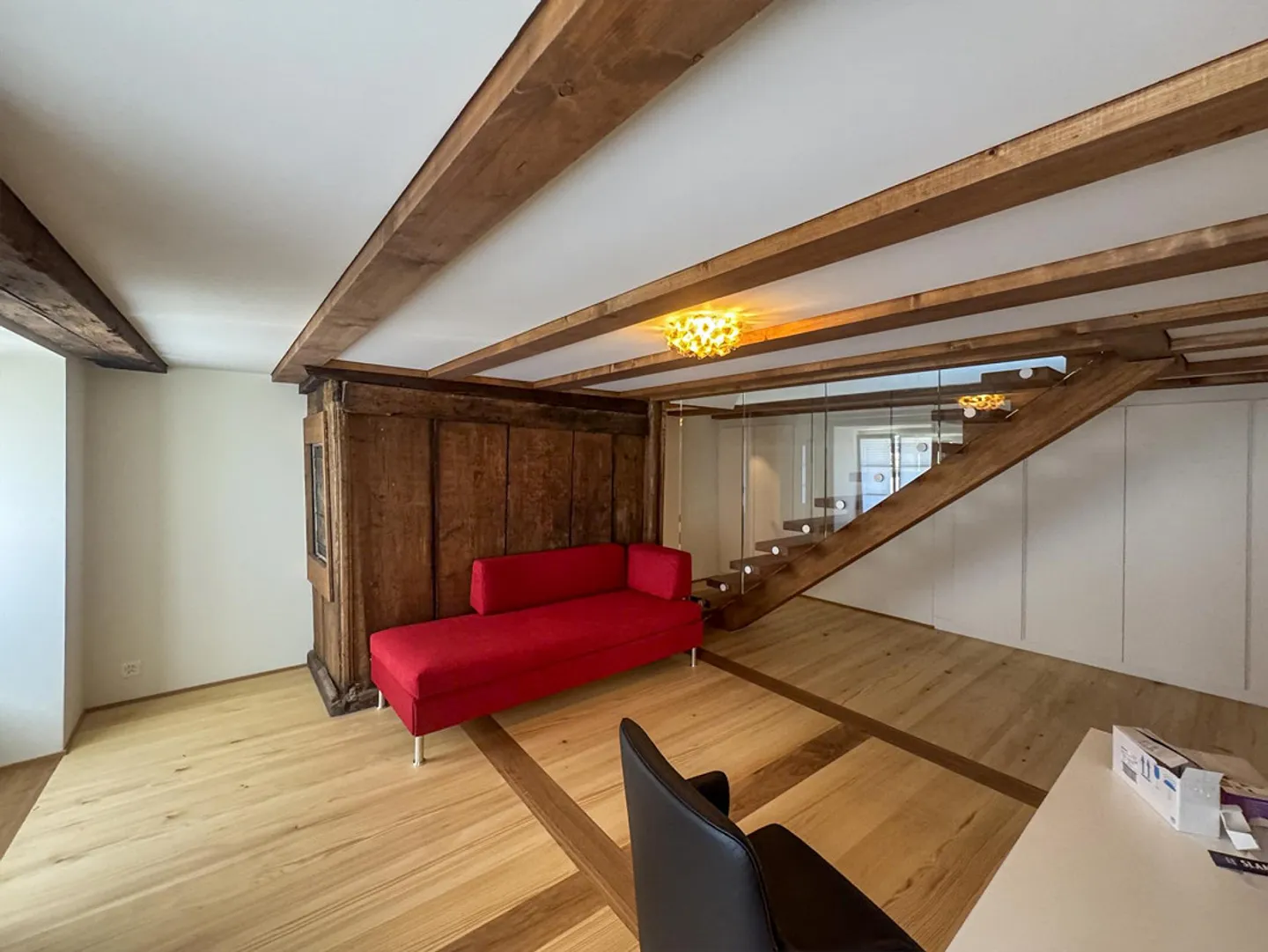 Living in a Monument: Stylish Luxury Roof Duplex Bijoux - Photo 4 of 12