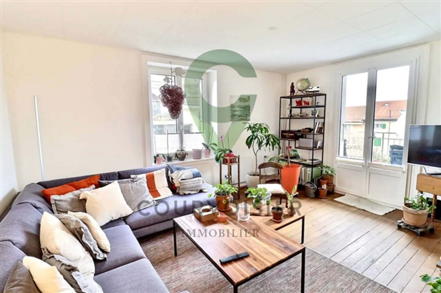 Grande appartement de 4.5 pièces avec caractère - Photo 1 sur 8