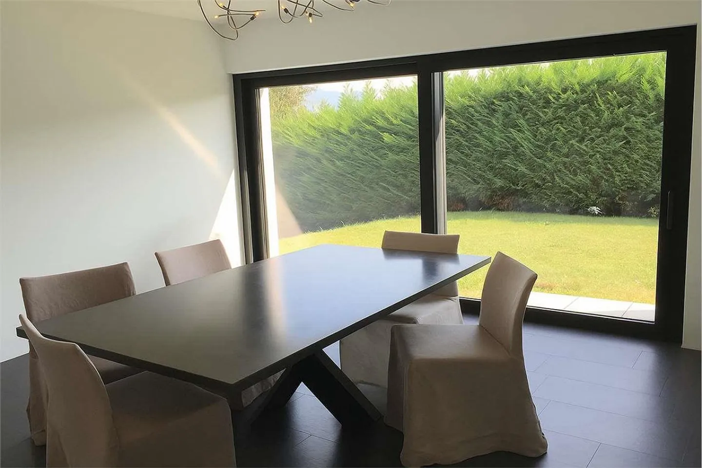 Modern Villa in San Pietro di Stabio - Photo 3 of 12