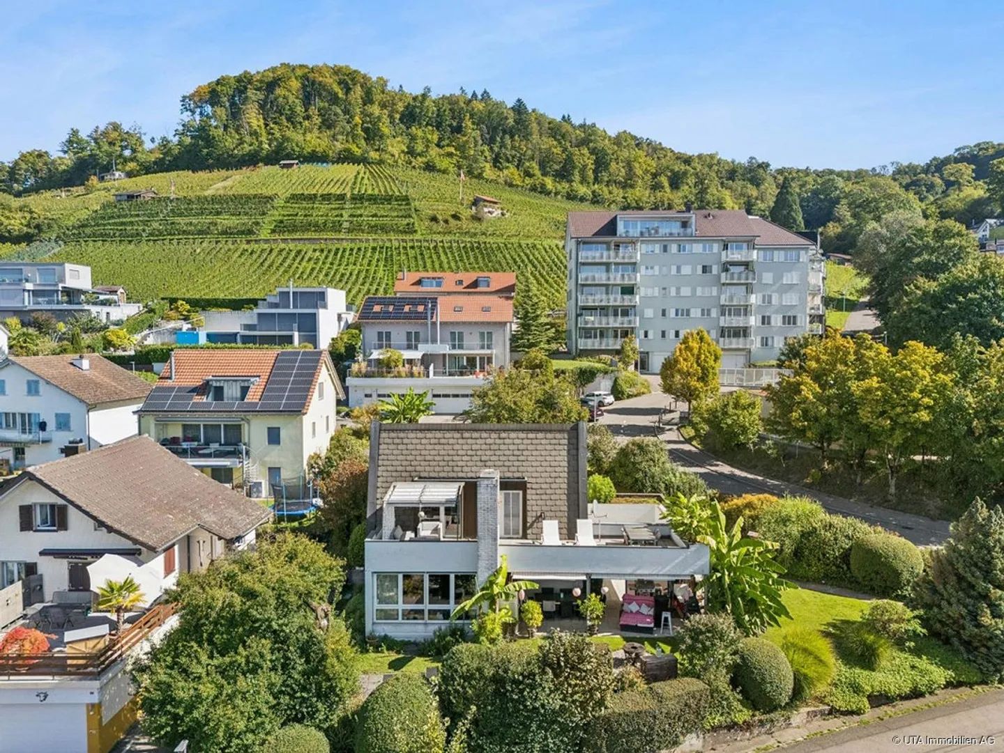 Familienfreundliches Einfamilienhaus mit schöner Gartenanlage - Foto 1 von 21