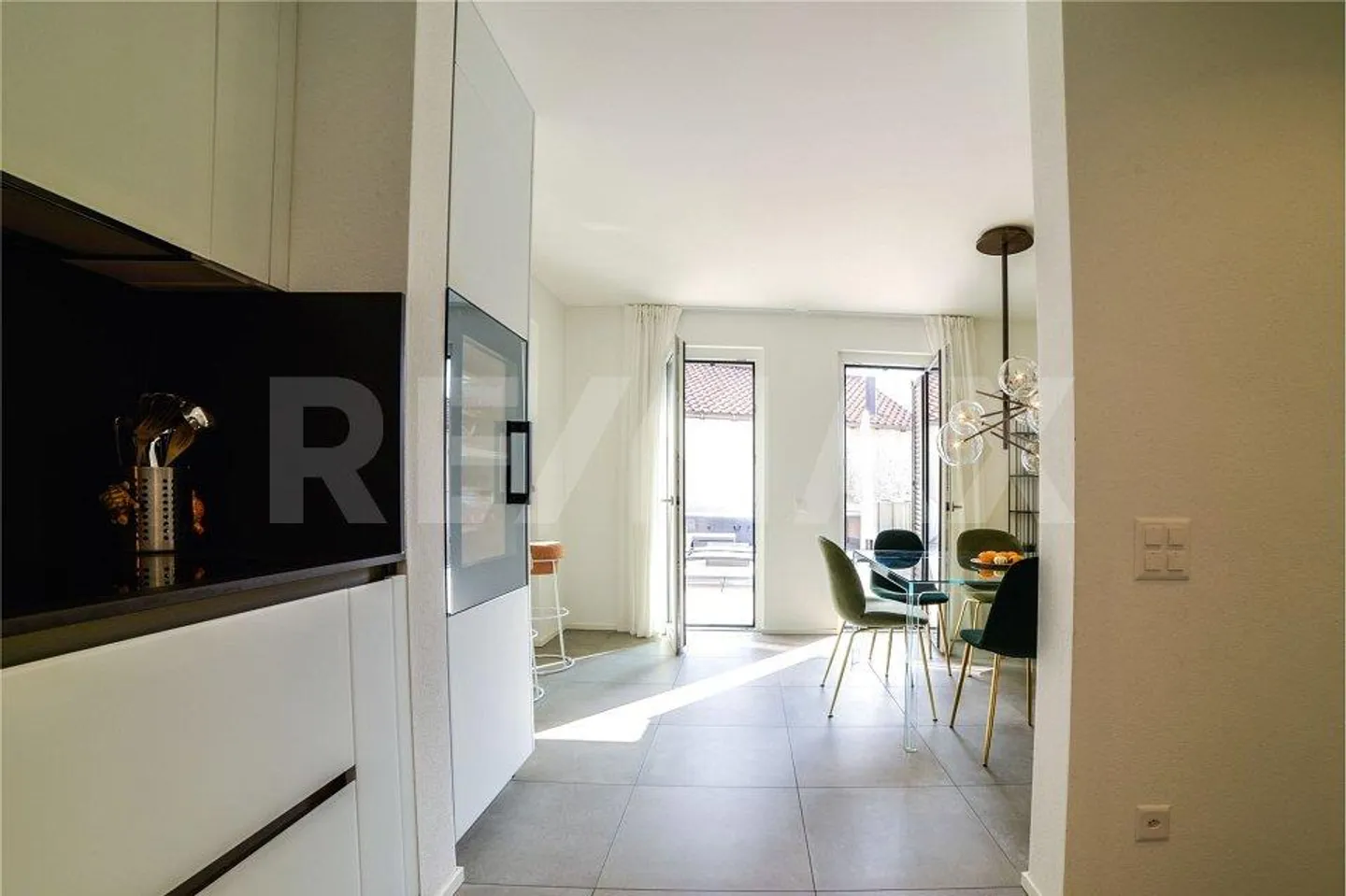Duplex moderne de 4,5 pièces - Photo 2 sur 13