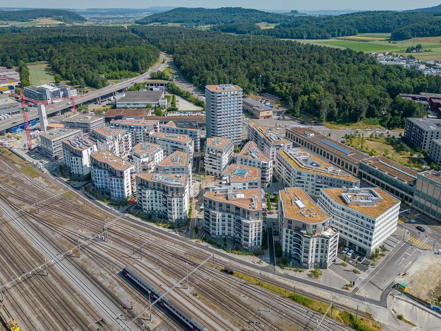 Commercial space with potential in the Glasi area Bülach - Photo 1 of 12