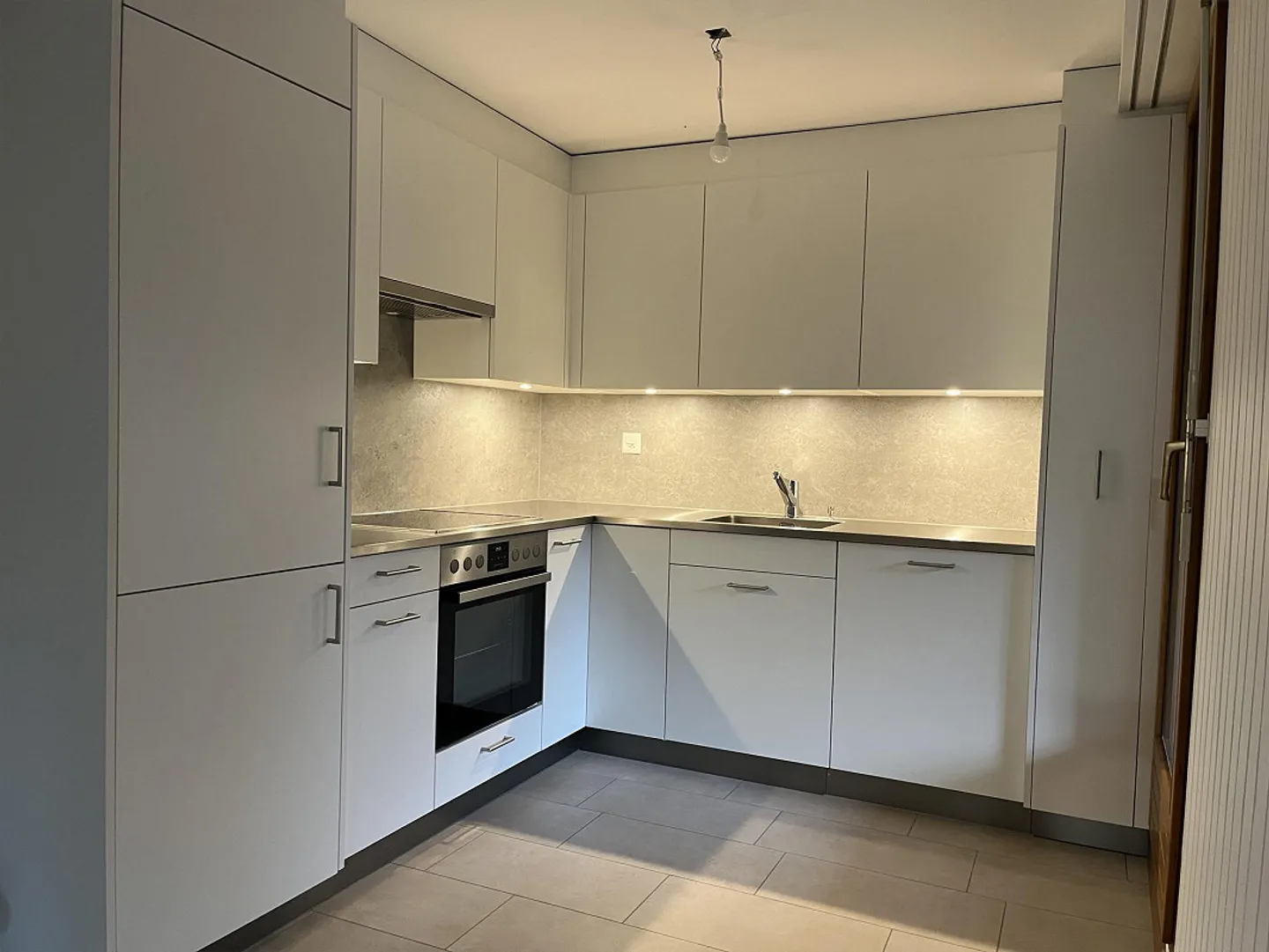 gemütliche 2.5-Zimmer Dachwohnung - Foto 2 von 10