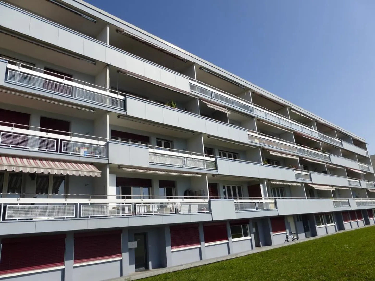 NEI PRESSI DEL LAGO - Foto 1 di 5