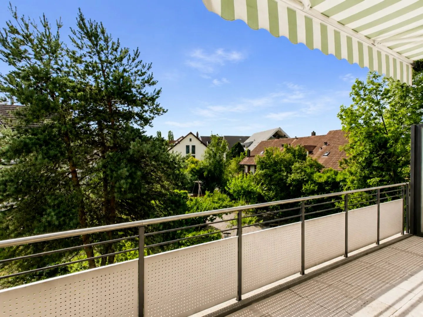 Appartement spacieux avec balcon - Photo 1 sur 6