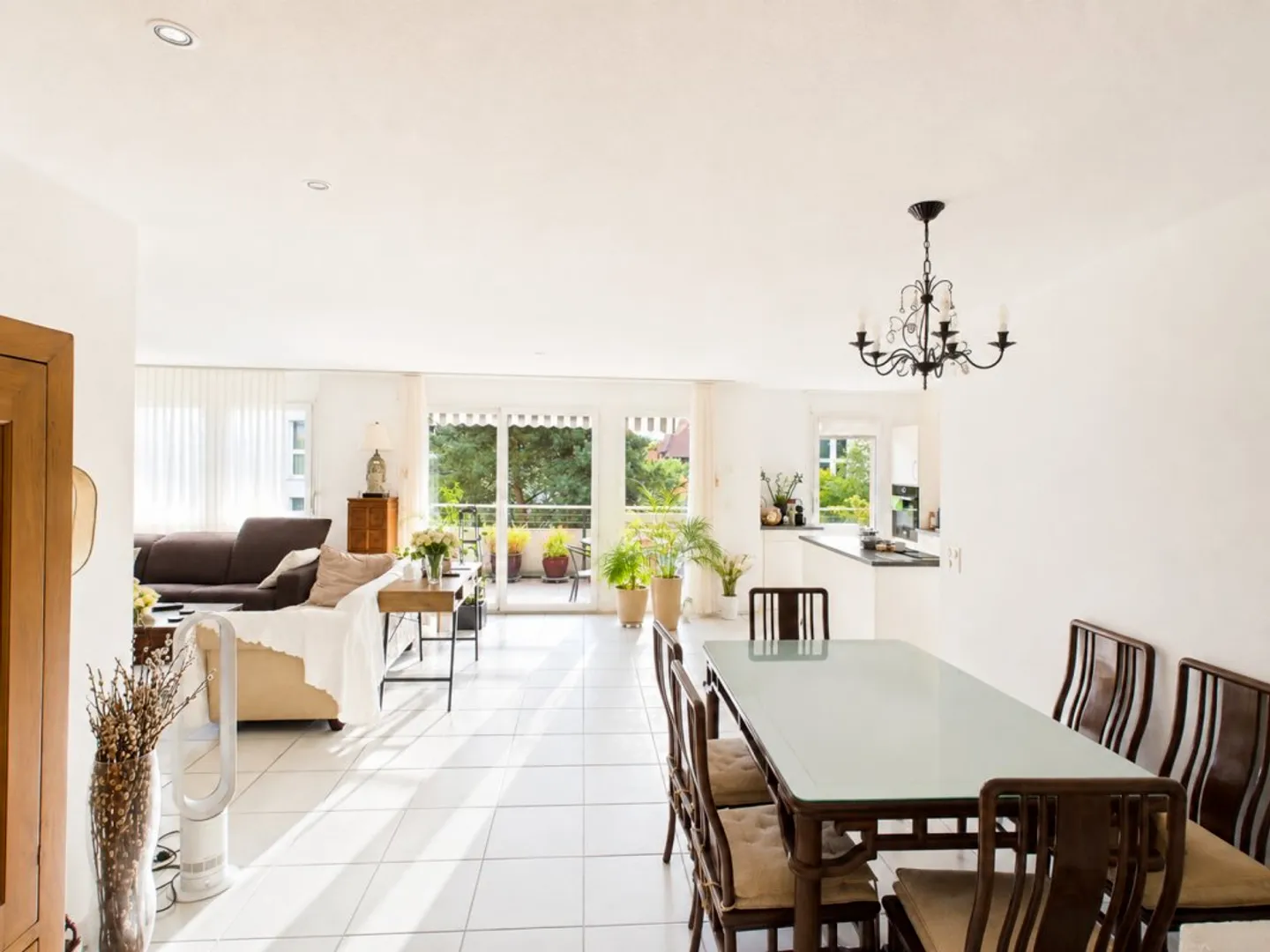 Appartement spacieux avec balcon - Photo 2 sur 6
