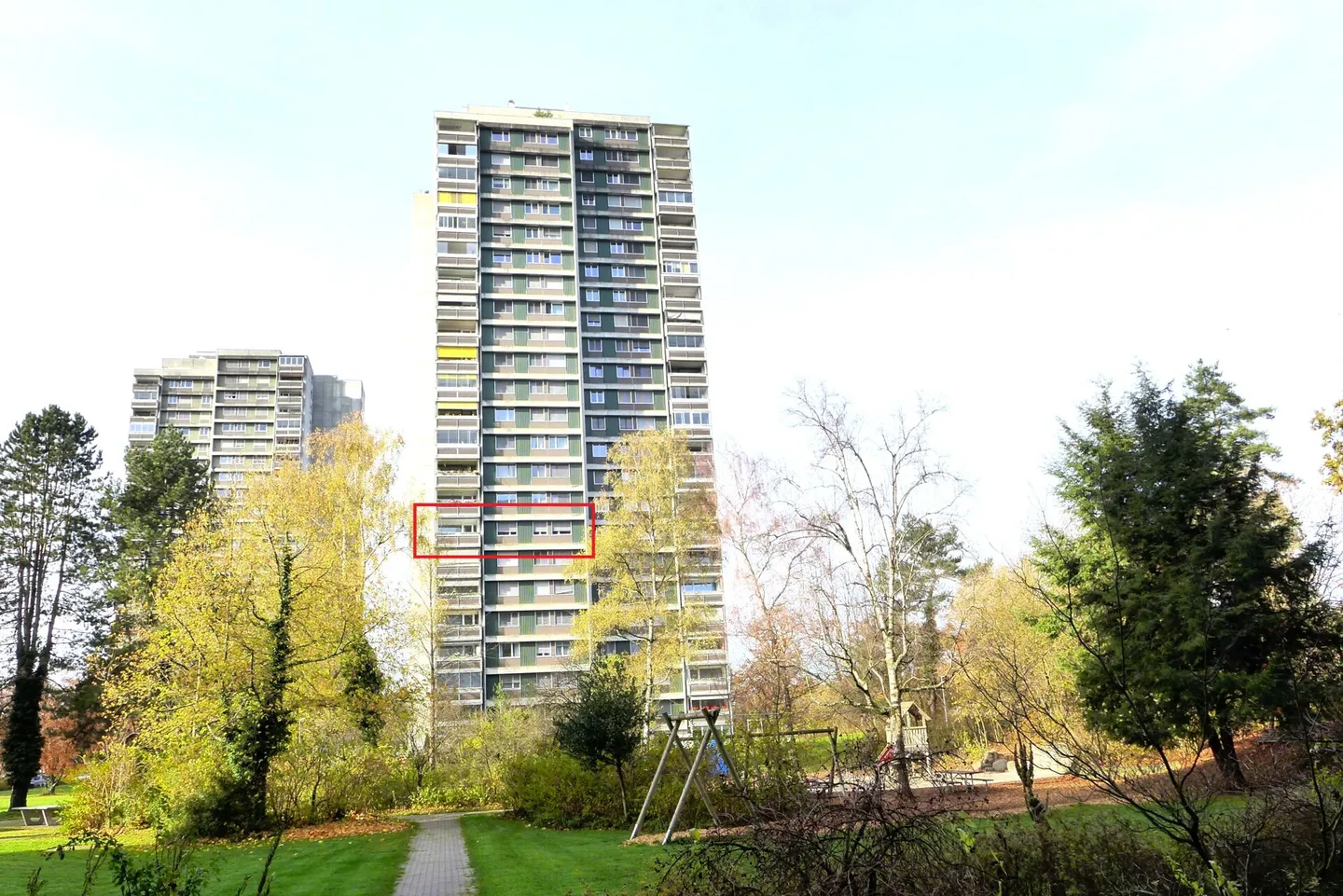 Renovierte Eigentumswohnung im Wittikofen Quartier im 7. OG mit Alpensicht (kein Baurecht) - Foto 1 von 13