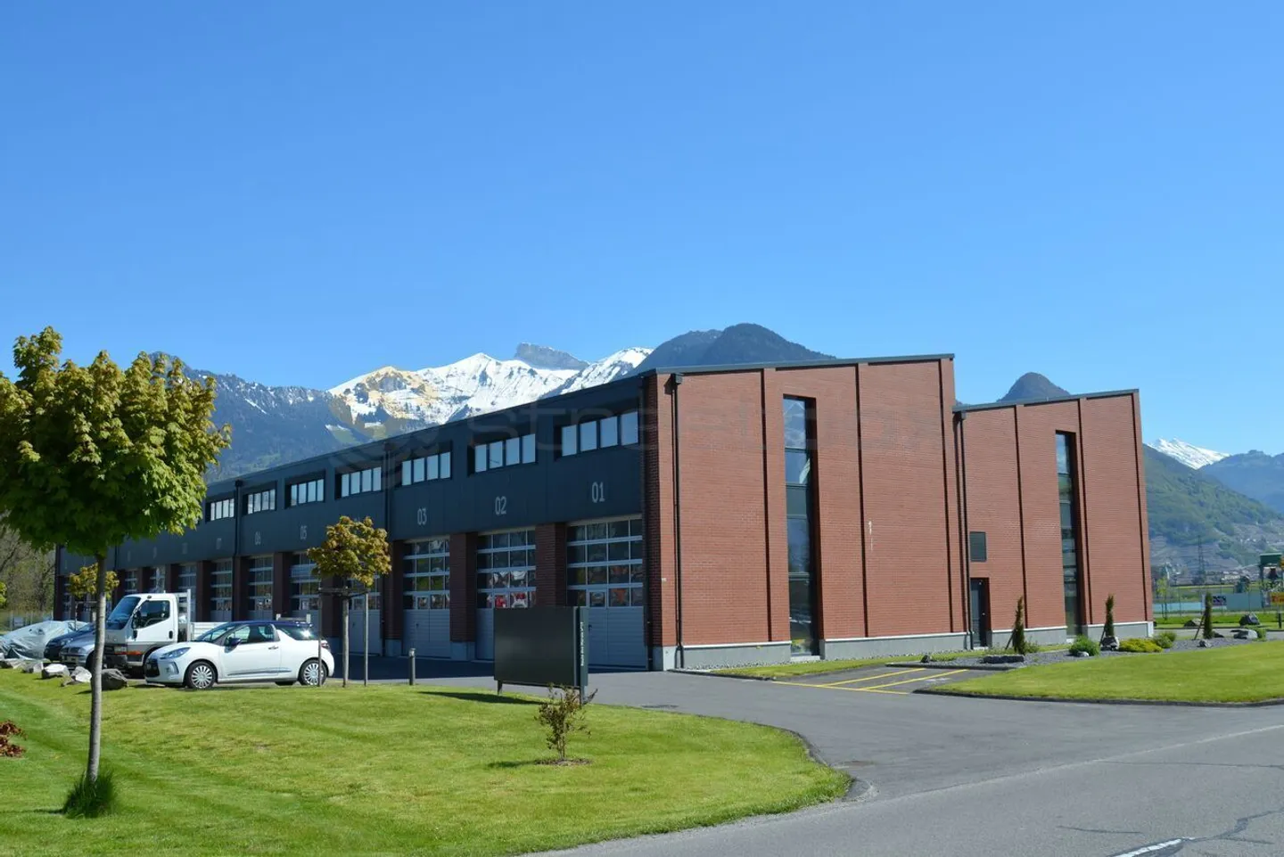 Eckbox 100 m2 sehr gut gelegen! Box Nr. 30 - Foto 1 von 3