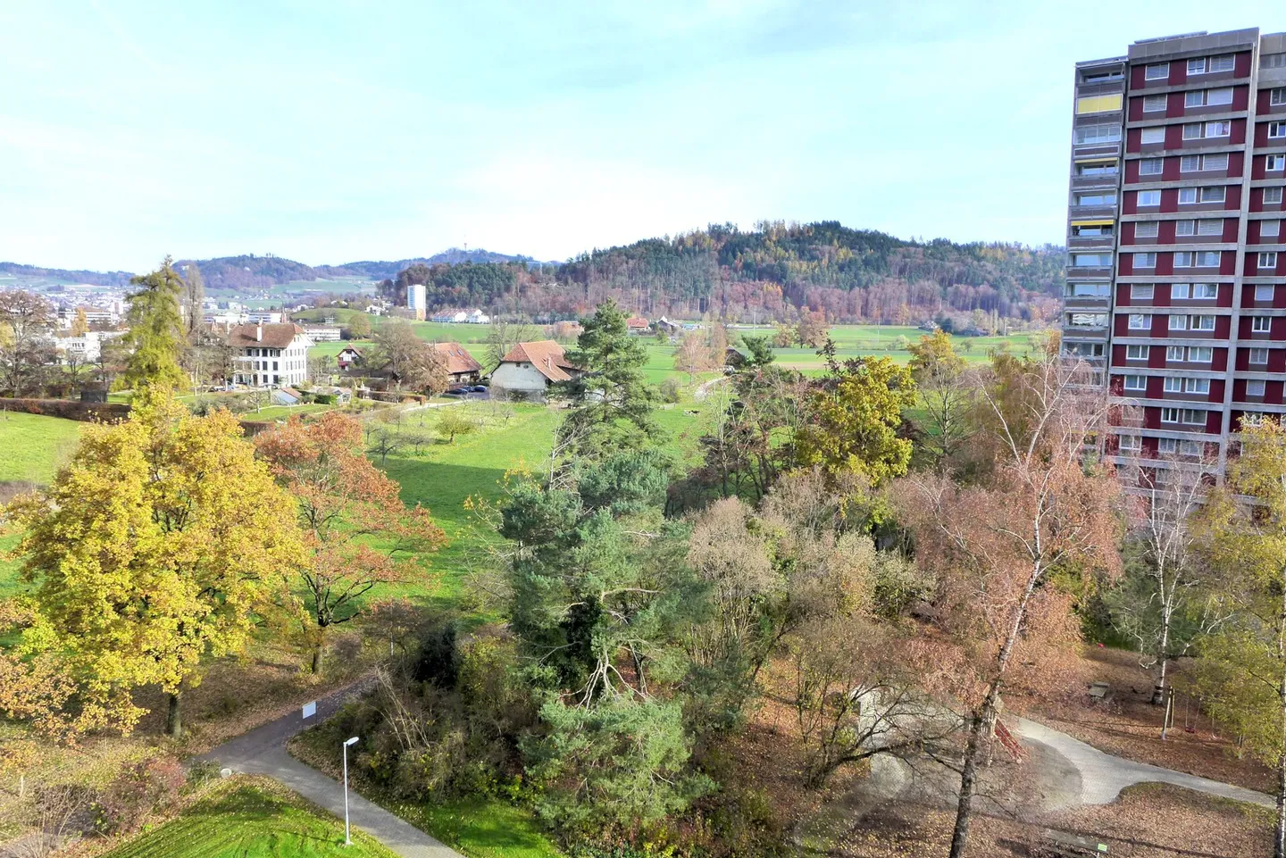 Renovierte Eigentumswohnung im Wittikofen Quartier im 7. OG mit Alpensicht (kein Baurecht) - Foto 2 von 13