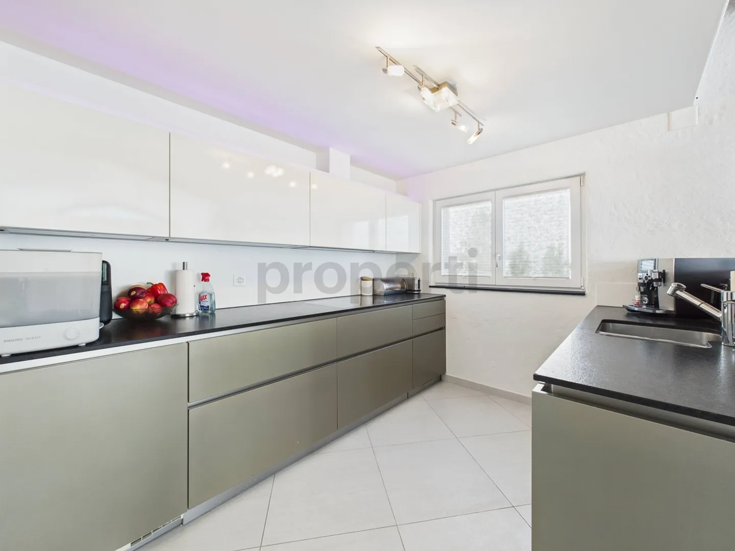 Maison individuelle polyvalente de 7 pièces à Widen (idéal pour vivre et... - Photo 2 sur 13